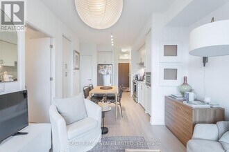 1331 Queen St E in Toronto, ON - Building Photo - Building Photo