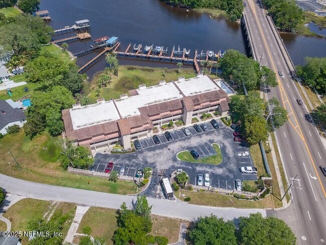 1307 River Hills Cir E in Jacksonville, FL - Building Photo - Building Photo