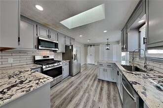 1318 Shiloh Trail E Northwest in Kennesaw, GA - Building Photo - Building Photo