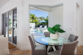 1216 Cypress Woods Dr in Naples, FL - Building Photo - Building Photo