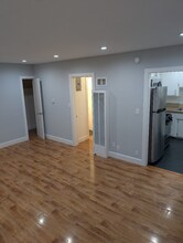 7062 Lanewood Ave in Los Angeles, CA - Foto de edificio - Building Photo