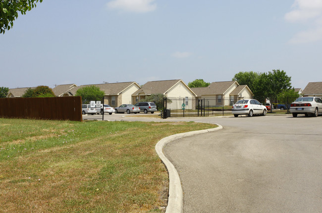 La Vista Retirement Community in San Marcos, TX - Building Photo - Building Photo