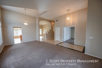 7417 W Candelaria Dr in Glendale, AZ - Building Photo - Building Photo