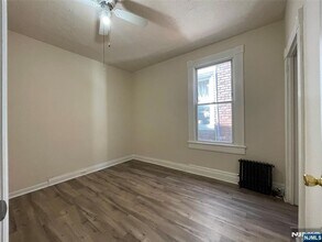 115 Park Ave in Newark, NJ - Foto de edificio - Building Photo