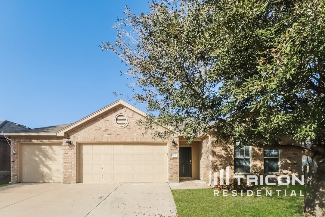 812 San Felipe Trail in Haslet, TX - Building Photo