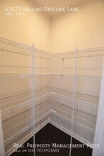 41079 Rolling Pasture Ln in Aldie, VA - Building Photo - Building Photo