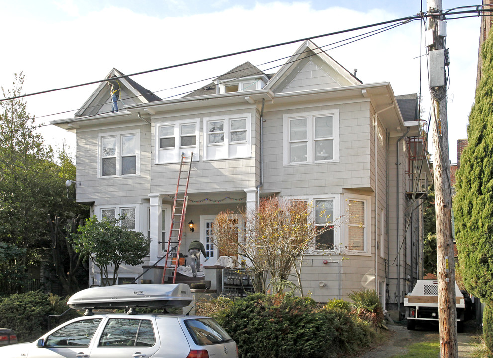 Elm Crest Apartments in Seattle, WA - Foto de edificio