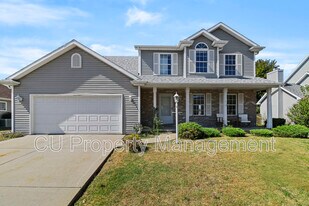 819 Bluegrass Ln in Champaign, IL - Building Photo