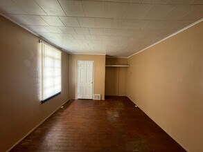 310 S Graham Ave-Unit -Unit 3 in Carbondale, IL - Foto de edificio - Building Photo