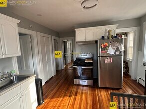 135 Nonantum St, Unit 1 in Boston, MA - Building Photo - Building Photo
