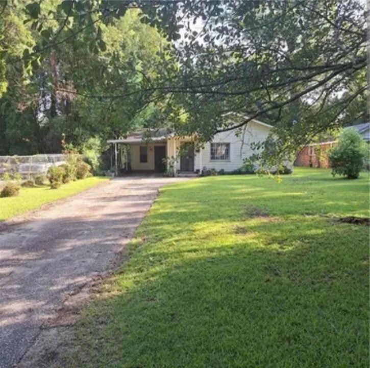 513 W Petain St in Prichard, AL - Foto de edificio