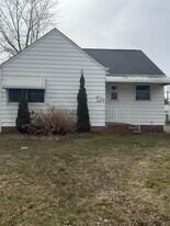 11712 McCracken Rd in Garfield Heights, OH - Building Photo