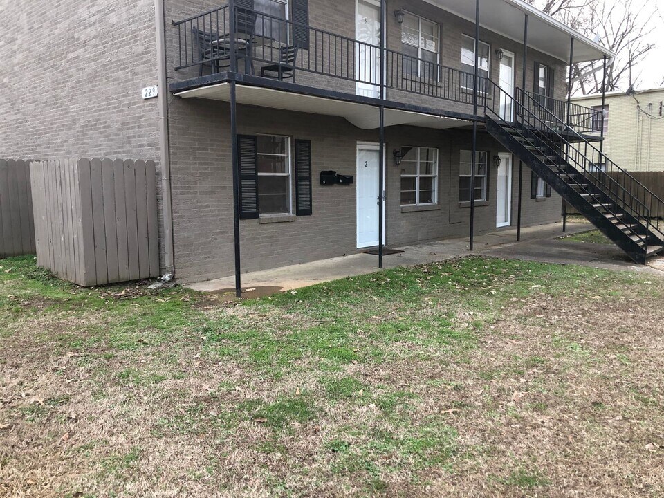 229 N Church Ave in Brownsville, TN - Foto de edificio