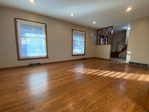 9601 Horton St in Overland Park, KS - Foto de edificio - Building Photo