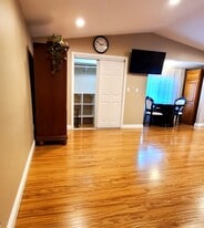 16925 Knollwood Dr in Granada Hills, CA - Building Photo