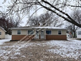 3995 Groveland Ave SW in Wyoming, MI - Building Photo