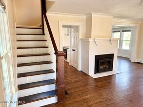 208 E Bergen Pl in Red Bank, NJ - Building Photo - Building Photo