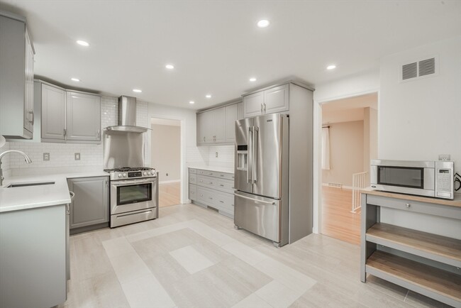 property at 810 Frank Smith Rd