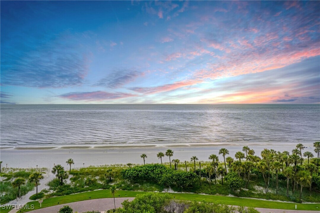 20 Seagate Dr in Naples, FL - Building Photo