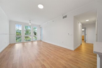 10170 SW 7th St, Unit 22-401 in Pembroke Pines, FL - Building Photo - Building Photo