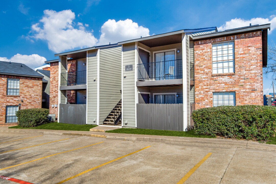 The Summit Apartments in Huntsville, TX - Foto de edificio