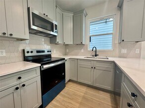 5907 Coventry Ln in Austin, TX - Building Photo - Building Photo
