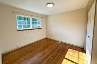16105 53rd Ave W in Edmonds, WA - Building Photo - Building Photo