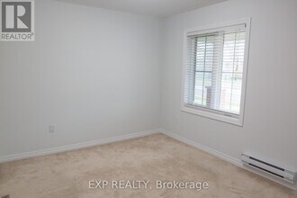 230 Avonsyde Blvd in Hamilton, ON - Building Photo - Building Photo