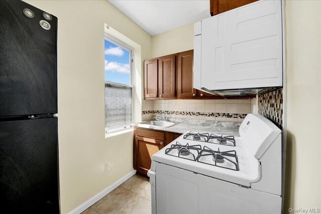 1129 E 221st St in Bronx, NY - Building Photo - Building Photo