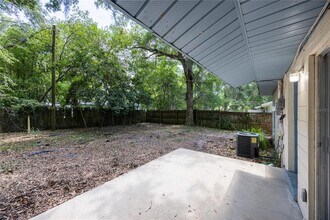 1239 NW 33rd Pl in Gainesville, FL - Building Photo - Building Photo