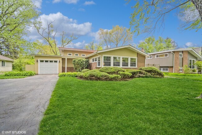 719 Pine St in Deerfield, IL - Building Photo - Building Photo