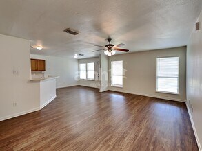 3915 Ridge Canyon Rd in Baytown, TX - Building Photo - Building Photo