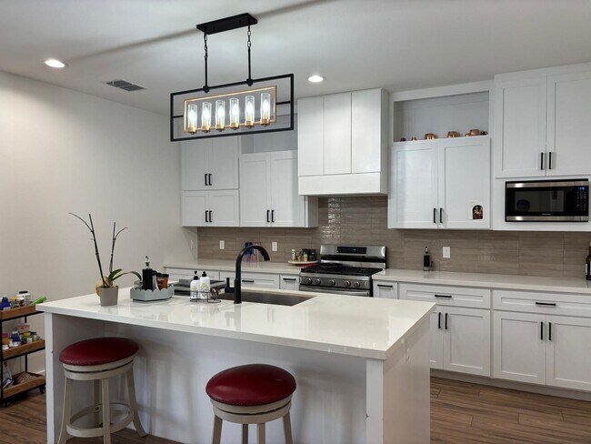 7529 Cresta Bella St in Laredo, TX - Building Photo - Building Photo
