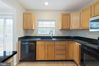 1808 Hammond Ct in Frederick, MD - Foto de edificio - Building Photo