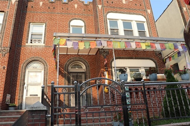 31-29 88th St in Queens, NY - Building Photo - Building Photo