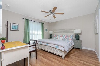 10523 Pendleton Ave, Unit 10523 Pendleton in Englewood, FL - Building Photo - Building Photo
