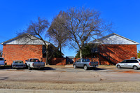 English Village in Oklahoma City, OK - Foto de edificio - Building Photo