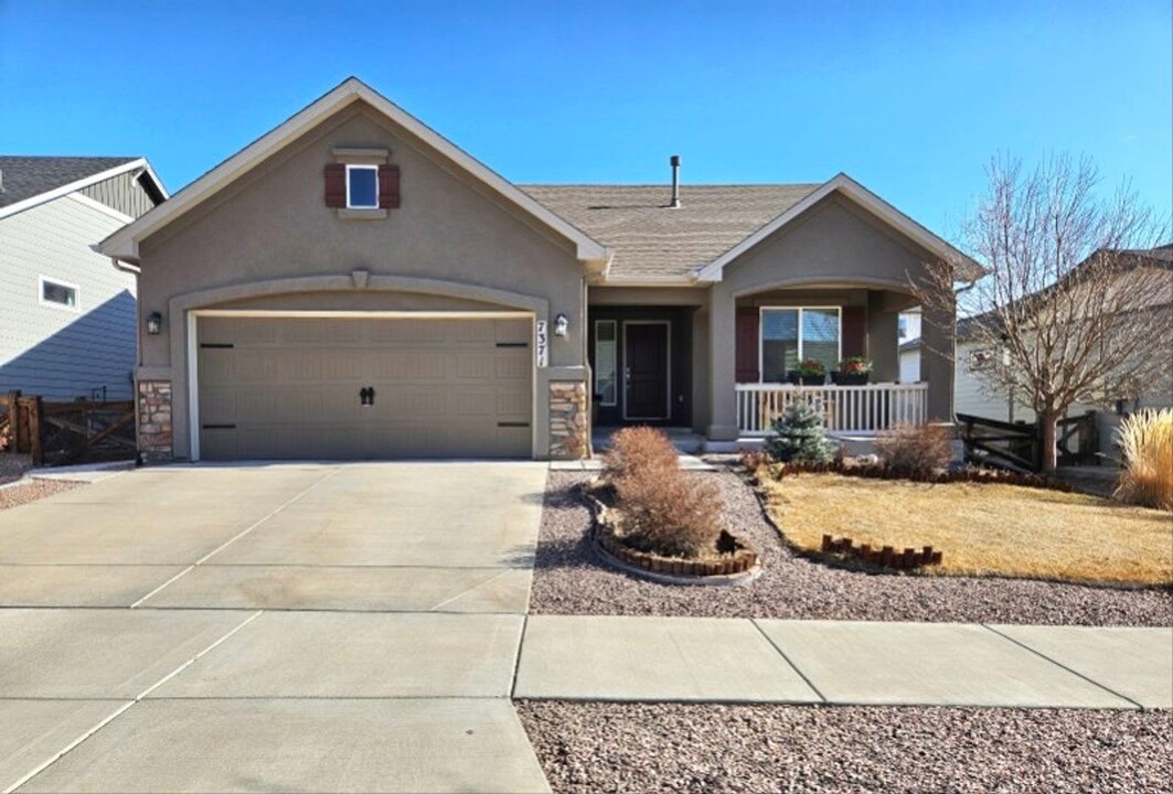 7371 Rim Bluff Ln in Colorado Springs, CO - Building Photo