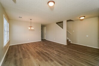 8003 Mosstree Dr in Arlington, TX - Building Photo - Building Photo