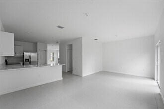 124 SW 184th Way in Pembroke Pines, FL - Building Photo - Building Photo