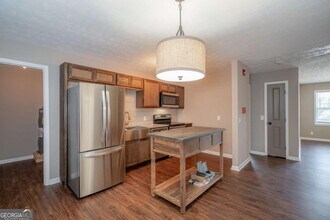 220 Alcovy St in Monroe, GA - Building Photo - Building Photo