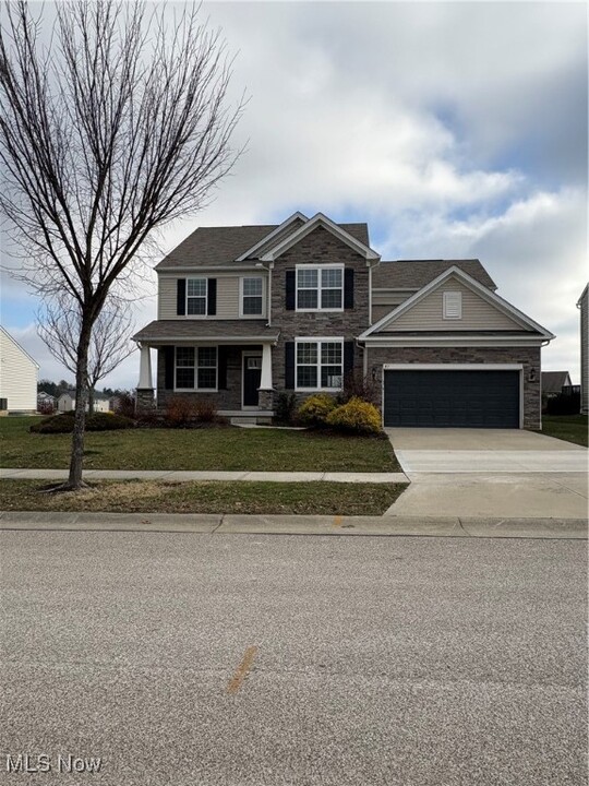 87 Garnett Cir in Copley, OH - Building Photo