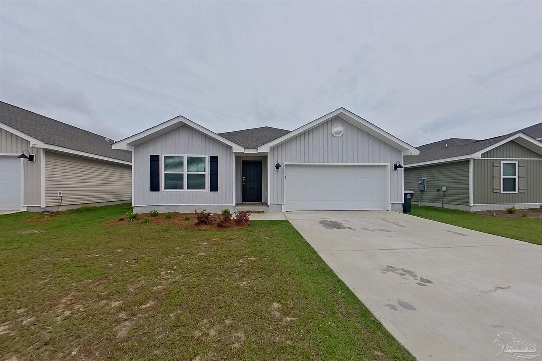 123 Swallowtail Ln in Pensacola, FL - Building Photo