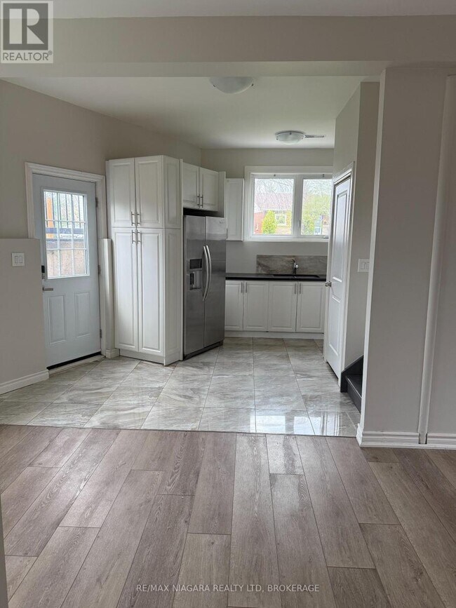 15 Belton Blvd in St Catharines, ON - Building Photo - Building Photo