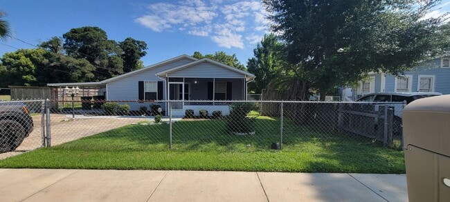 property at 2301 W Mallory St