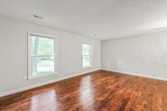 1000 Wishing Well Ln in Charlotte, NC - Building Photo - Building Photo