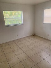 1916 Scott St, Unit A in Hollywood, FL - Foto de edificio - Building Photo