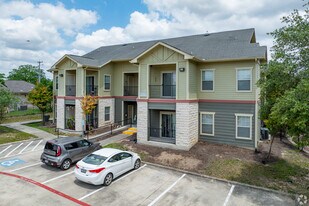 Stratton Oaks in Seguin, TX - Building Photo