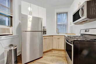 1004 W Dakin St in Chicago, IL - Building Photo - Building Photo