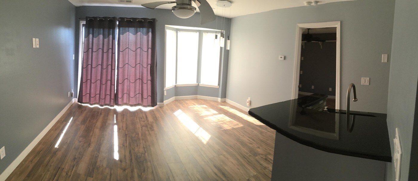 402 Carhart Ct, Unit 402 in East Brunswick, NJ - Foto de edificio